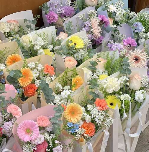 마곡꽃집, 꽃한모금 마곡점 - 따뜻한 축하와 기념의 환영